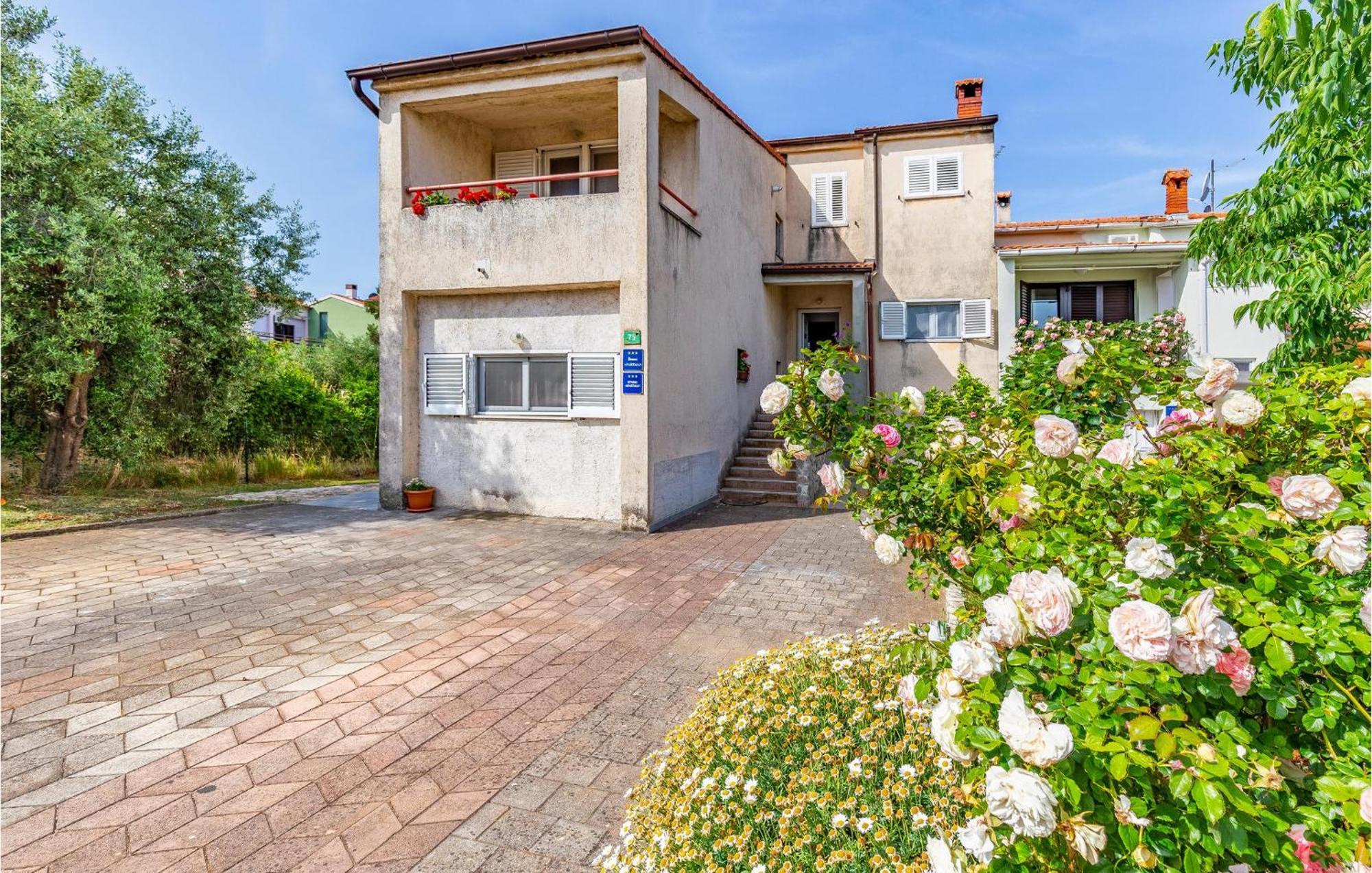 Nice Apartment In Pula With Kitchen Luaran gambar