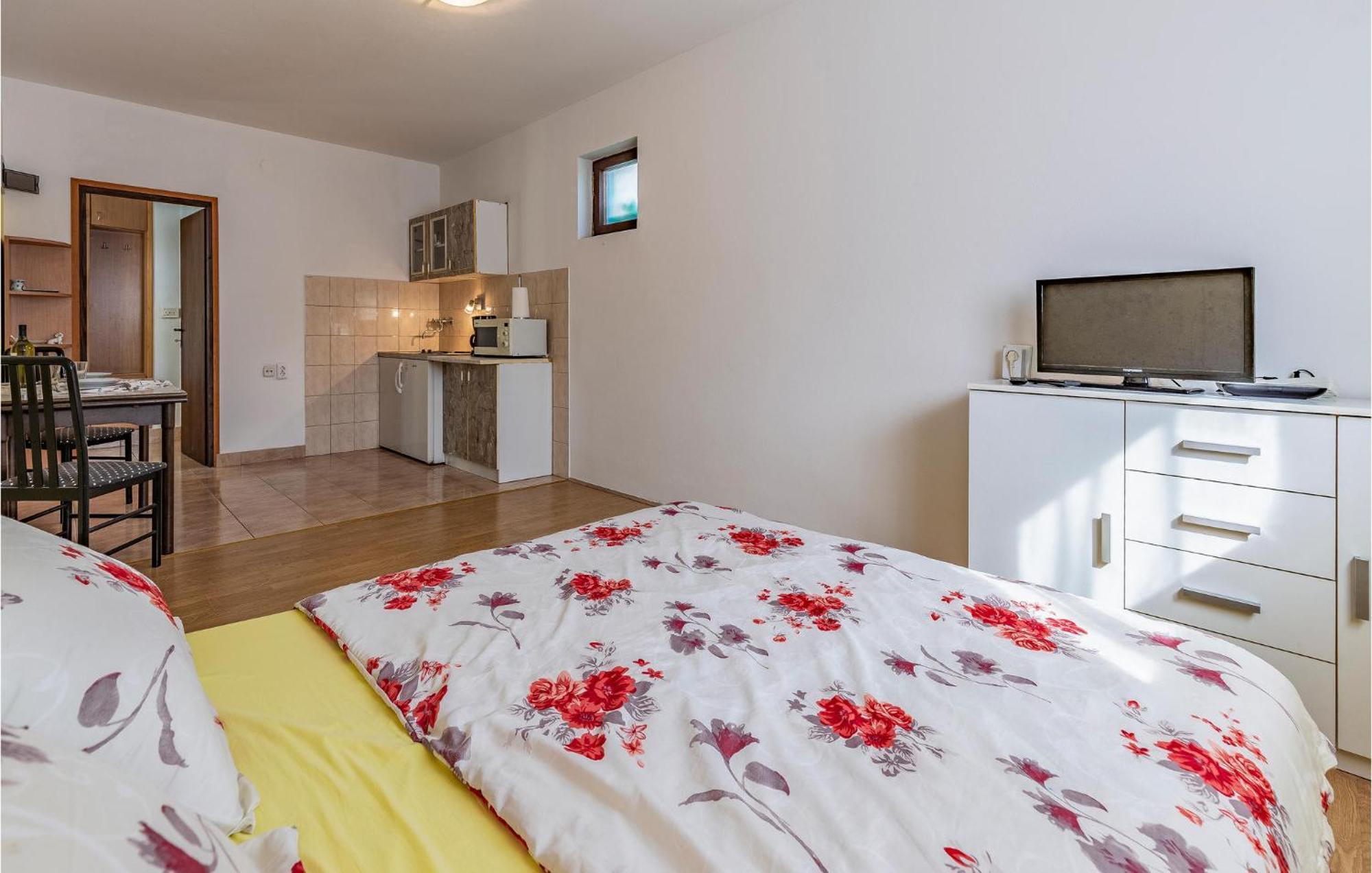 Nice Apartment In Pula With Kitchen Luaran gambar