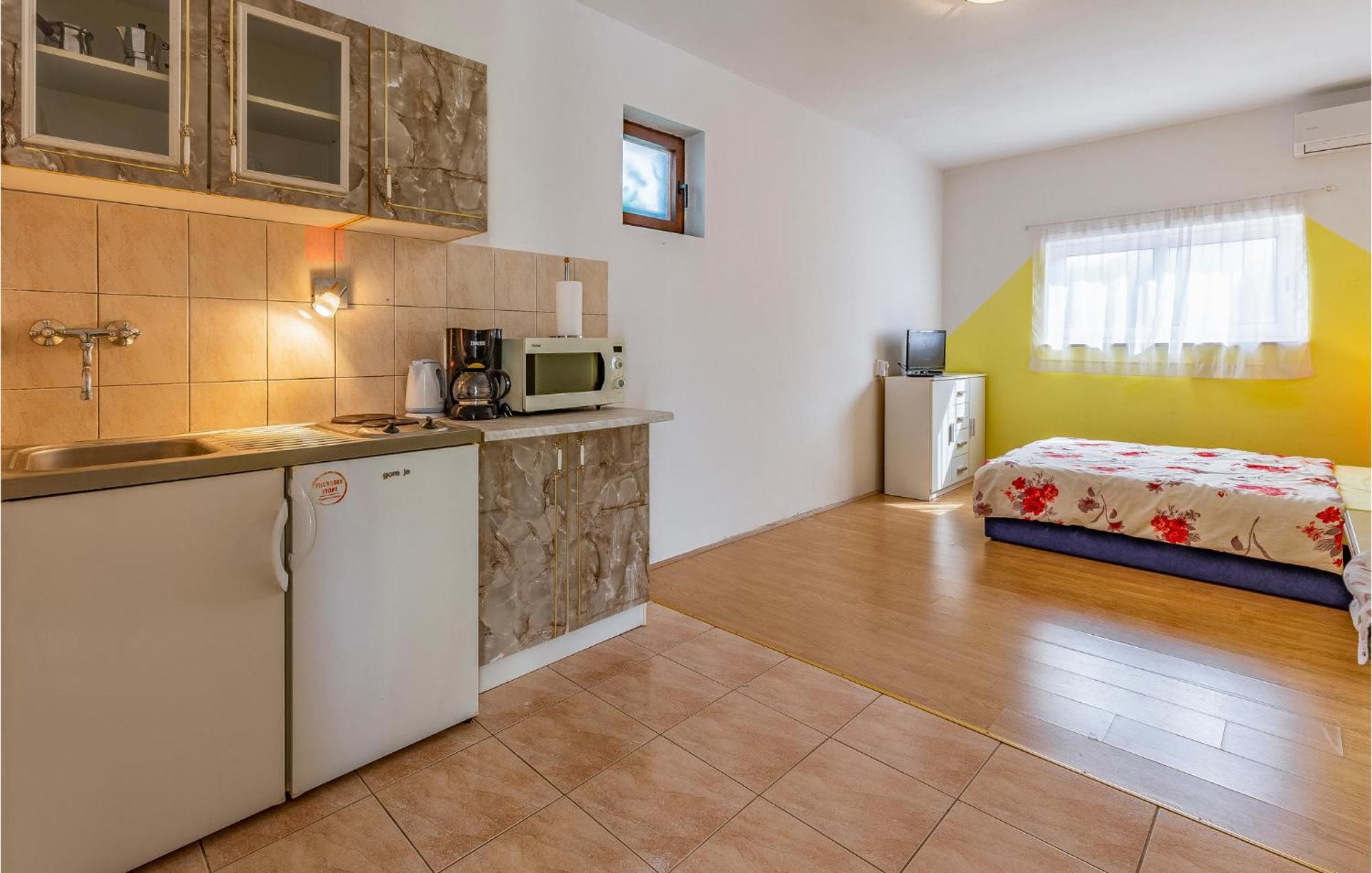 Nice Apartment In Pula With Kitchen Luaran gambar